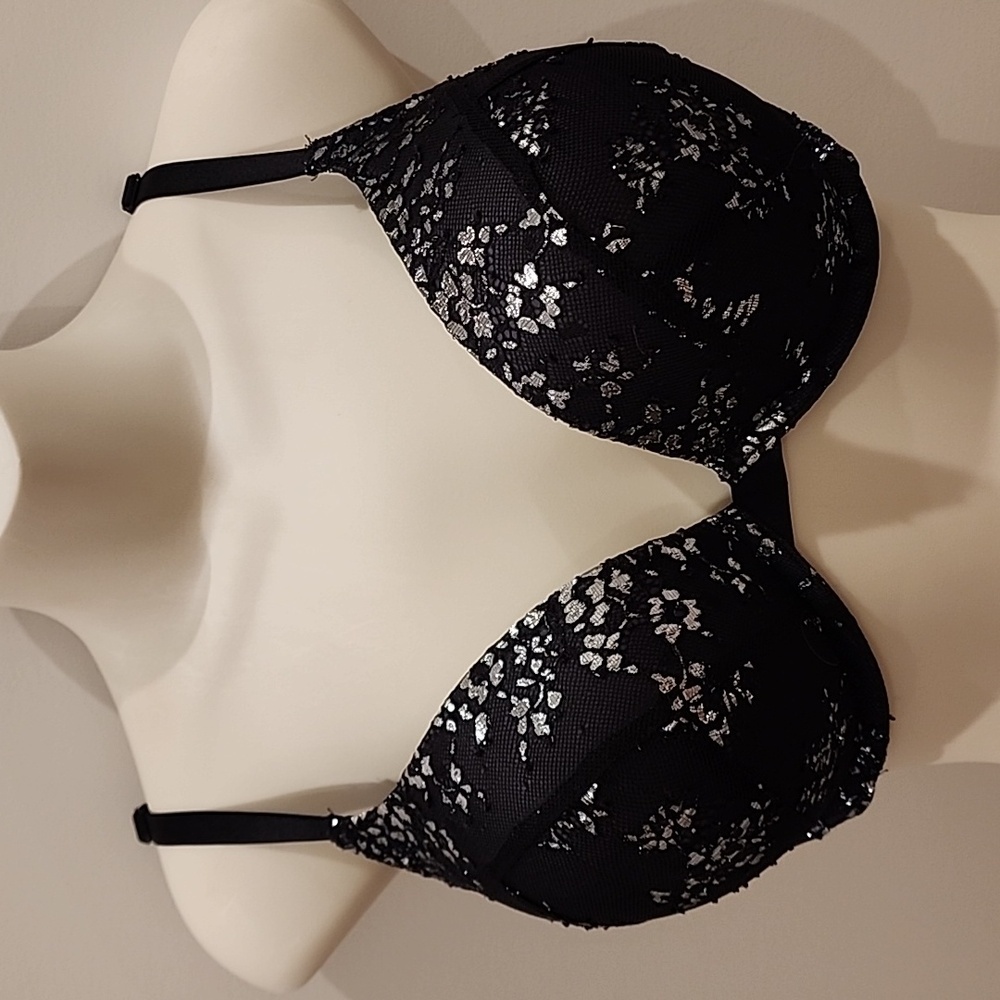 Victoria's Secret Bombshell 34DD Black Bra